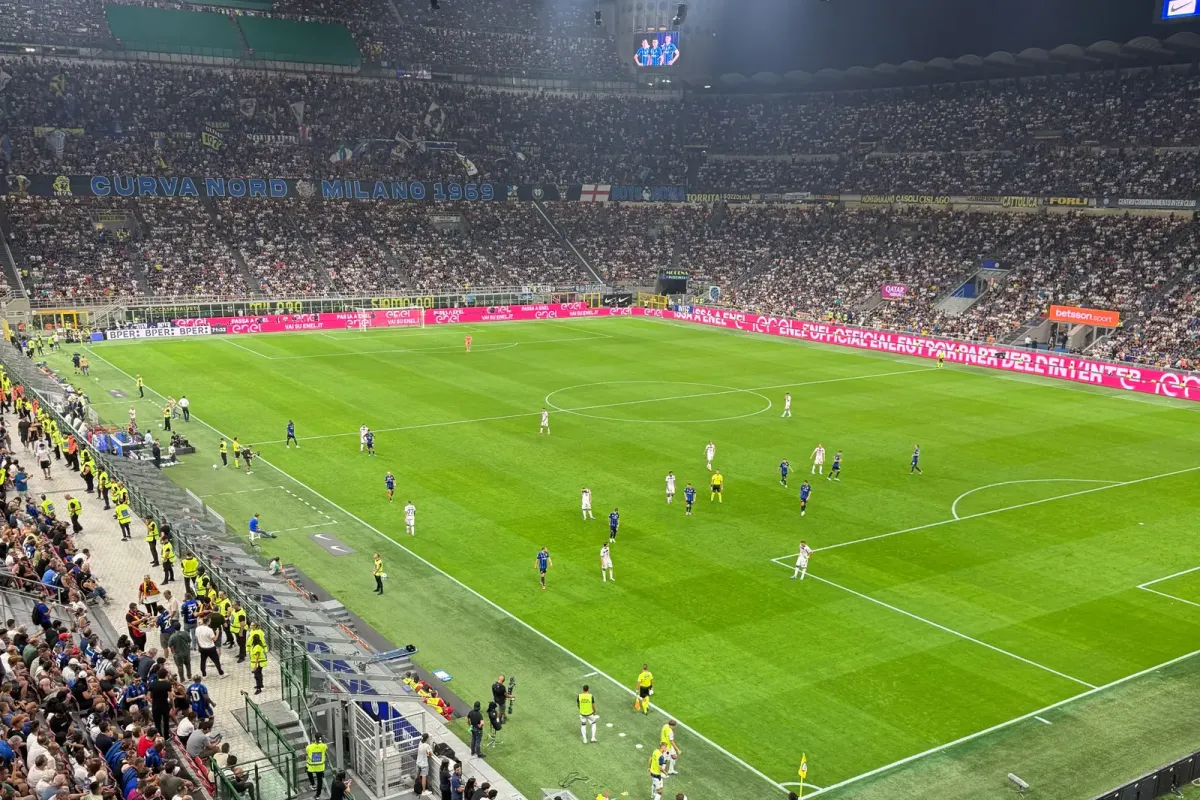 wyjazdy-na-mecze-milan.webp